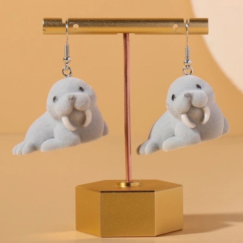 Kathrono Walrus Earrings in Soft Gray